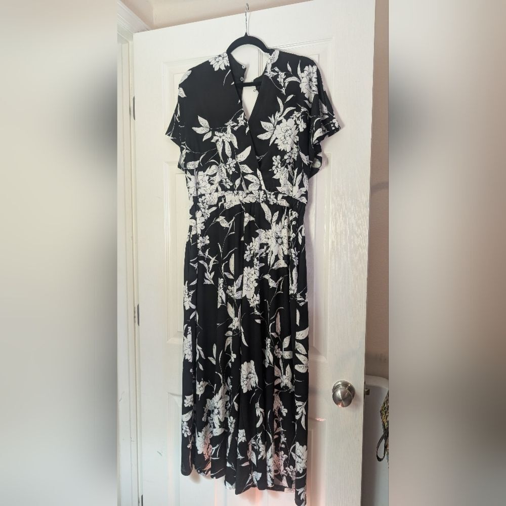Studio One New York Black and White Floral Jumpsuit Size L